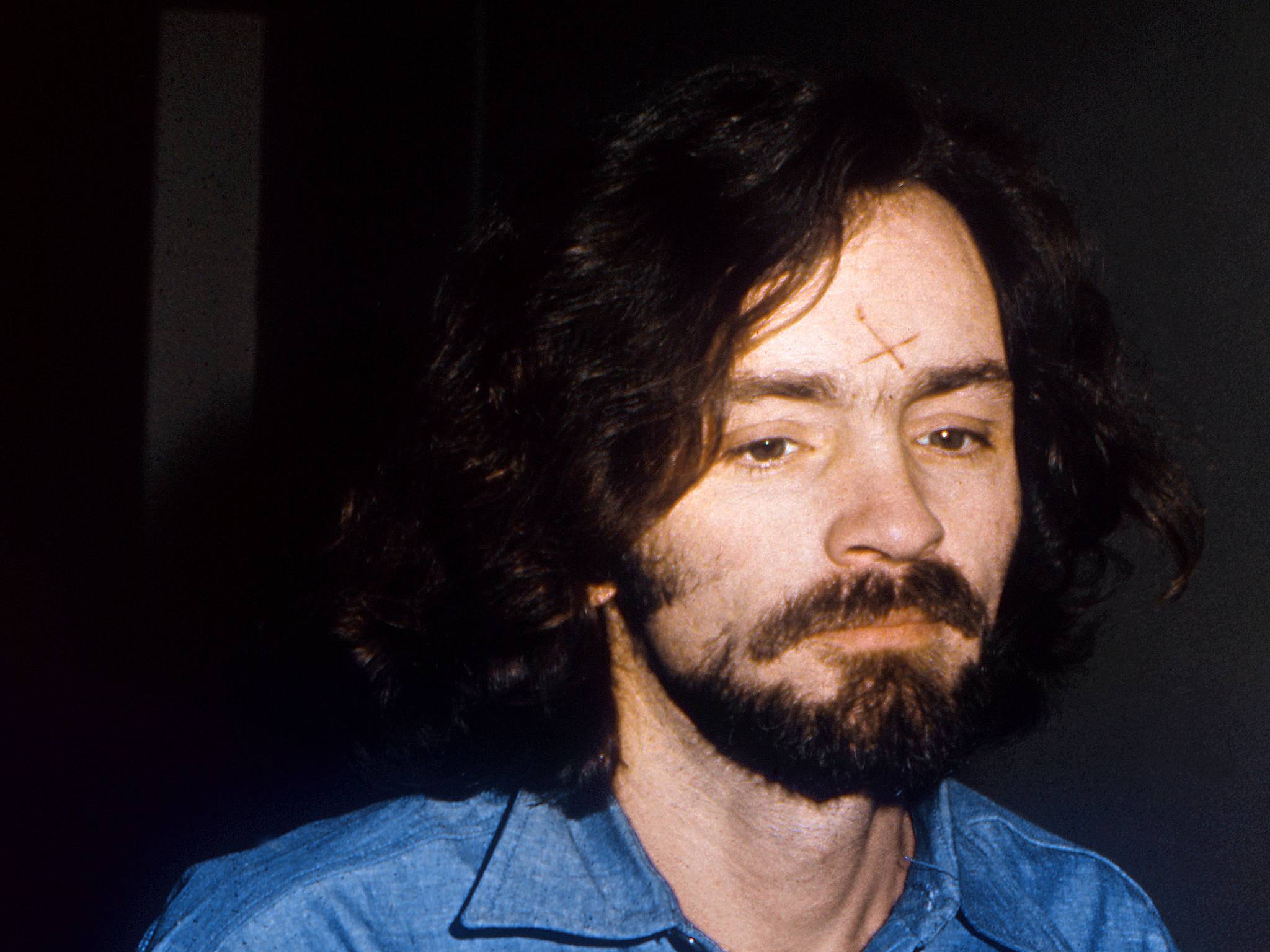 Conheça a história de Charles Manson, o serial killer mais sanguinário