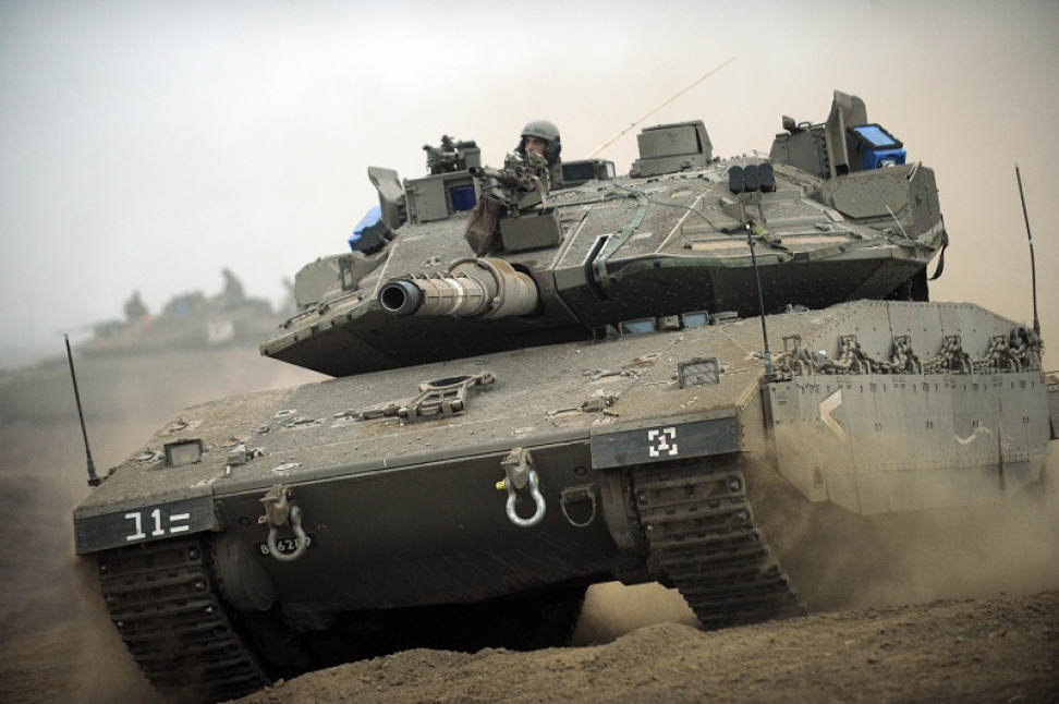[VÍDEO] Assista o incrível duelo entre um tanque de guerra iraniano contra um carro bomba terrorista