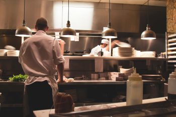Esse é o primeiro restaurante “legal” do mundo a servir carne humana
