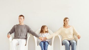 7 situações que só quem tem pais separados vai entender