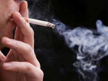 Essas informações sobre o cigarro vão te fazer pensar duas vezes na hora de fumar