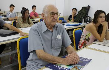 Um homem de 90 anos decidiu ir atrás do seu sonho e se tornar um graduando