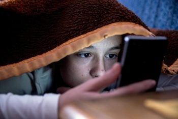 7 maiores riscos que adolescentes e crianças correm enquanto navegam na internet