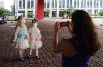 Brasileiro resolve mostrar como seria se pinturas famosas invadissem o mundo moderno