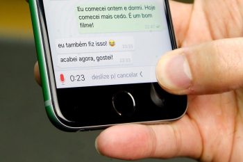 Você pode ouvir áudios do WhatsApp sem ser ‘denunciado’