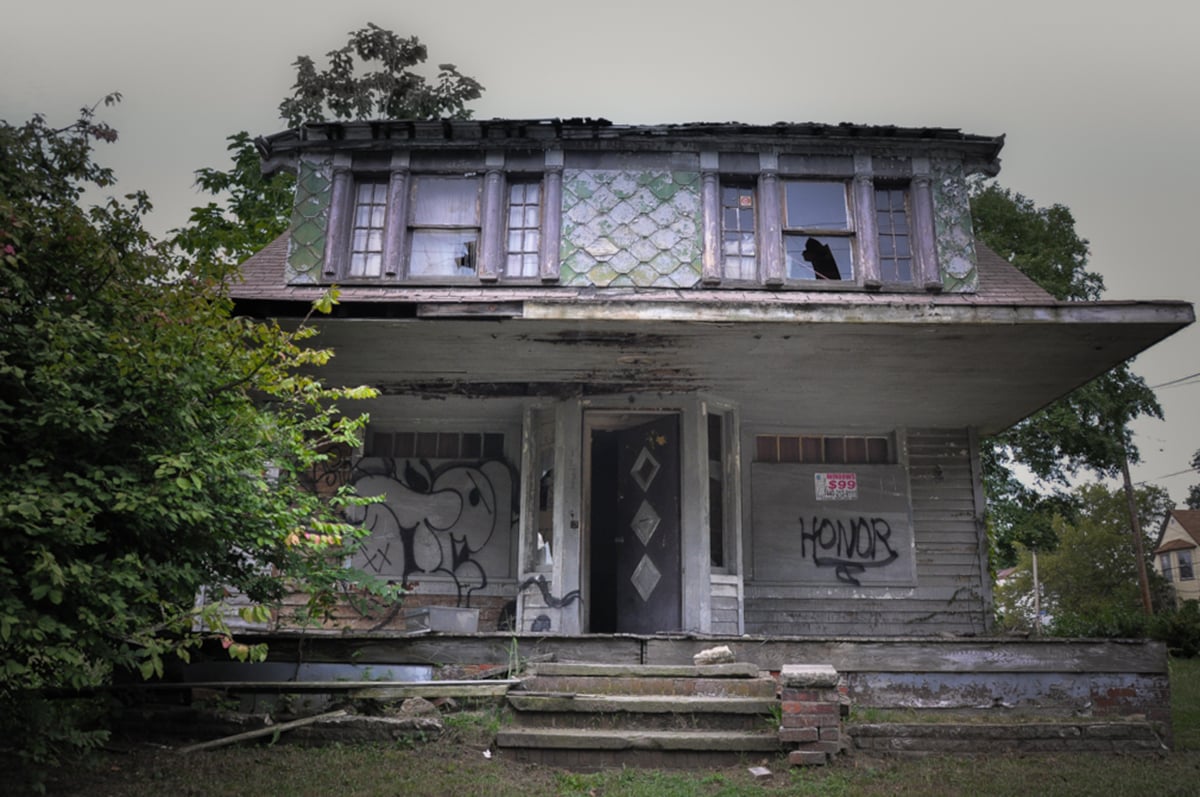 7 casas com histórias tenebrosas que acabaram sendo demolidas