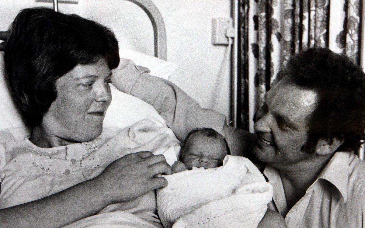 Assim ficou o primeiro bebê fruto de inseminação artificial depois de 40 anos