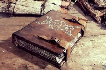 7 livros reais que algumas pessoas consideram mágicos