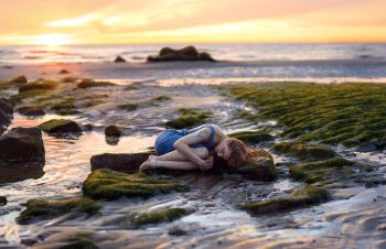 Fotógrafa faz ensaio que representa os sentimentos mais ocultos das mulheres