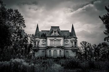 7 passagens secretas encontradas em lugares assombrados