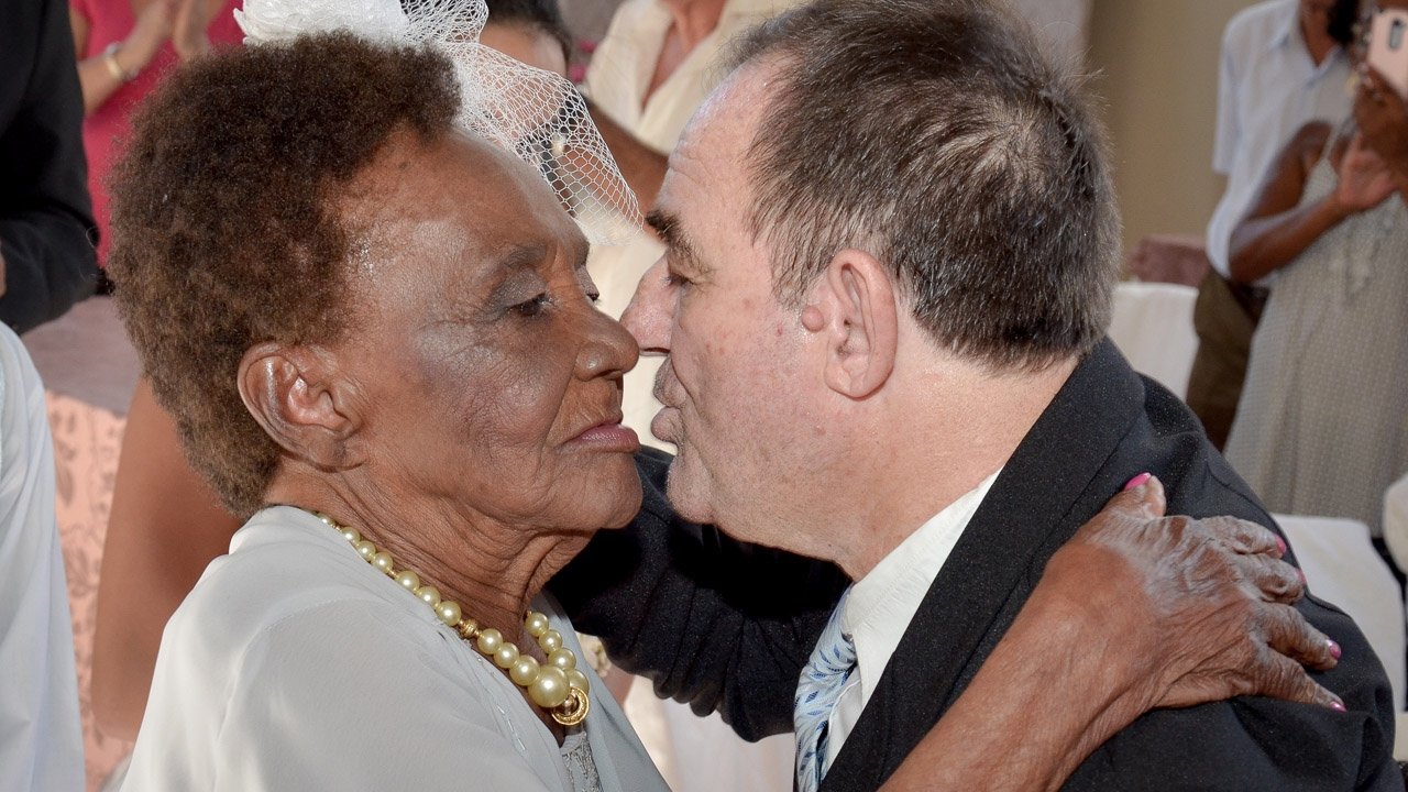 Conheça a noiva mais velha do mundo que se casou com 106 anos