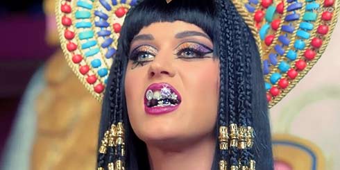 7 antigos padrões de beleza absurdos que não têm explicação