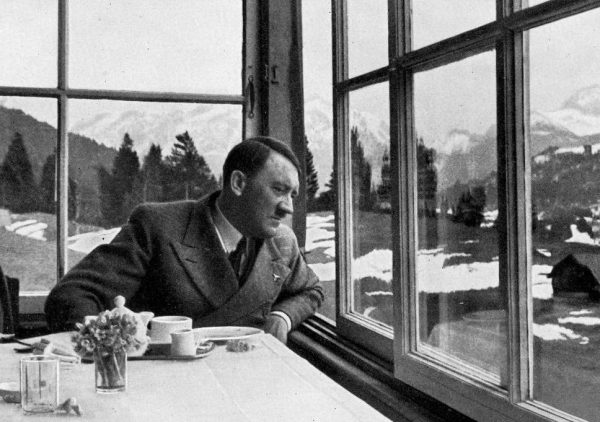 Conheça a história da mulher que provava a comida de Hitler