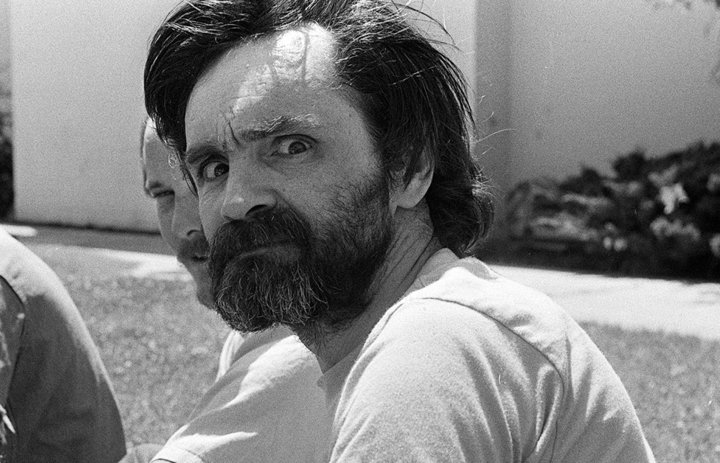 7 privilégios que serial killers receberam dentro da prisão