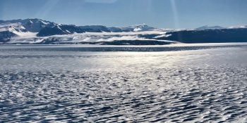 Existe alguma coisa quente na Antártica e cientistas não sabem o que é