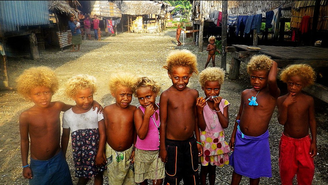 O lugar onde boa parte da população é negra de cabelos loiros