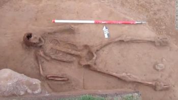 Os misteriosos restos mortais do ”monge sem mãos”