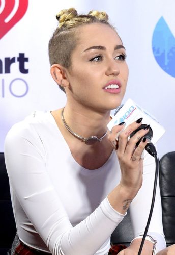 miley cyrus y100 jingle ball 2013 in miami december 2013 1 7 CELEBRIDADES INFANTIS DA DISNEY QUE ACABARAM SURTANDO EM ALGUM MOMENTO miley cyrus y100 jingle ball 2013 in miami december 2013 1