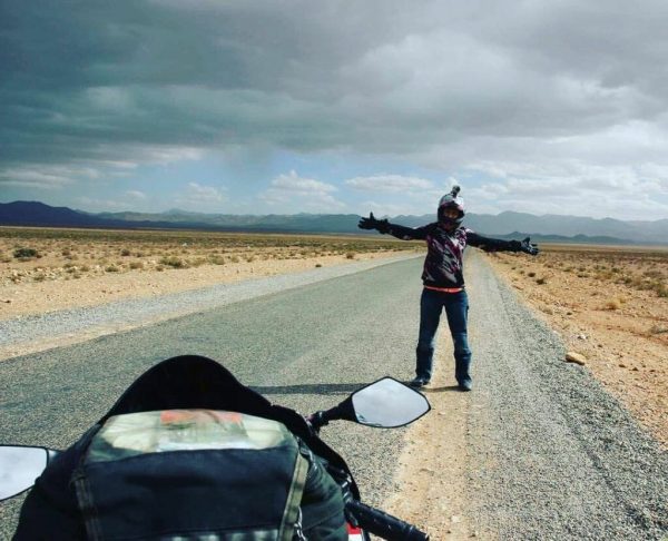 0000000000000101010 DEPOIS DE NAMORADO DIZER QUE ELA ''NÃO AGUENTARIA'' VIAJAR DE MOTO, MULHER VIAJA 28 MIL QUILÔMETROS 0000000000000101010