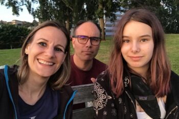 Mulher se apaixonou pelo doador do esperma que gerou sua filha há 12 anos