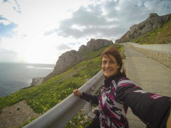 111 2 DEPOIS DE NAMORADO DIZER QUE ELA ''NÃO AGUENTARIA'' VIAJAR DE MOTO, MULHER VIAJA 28 MIL QUILÔMETROS 111 2