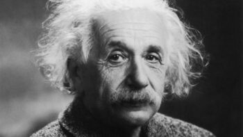 Conheça os cientistas indianos que descartaram as teorias de Einstein