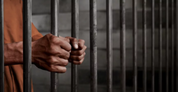 Entenda porque o confinamento é o pior tipo de tortura psicológica