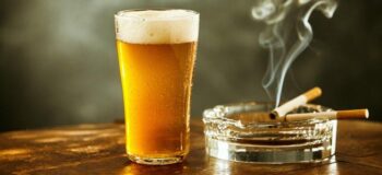 Cigarro vs álcool: qual faz mais mal para a saúde?