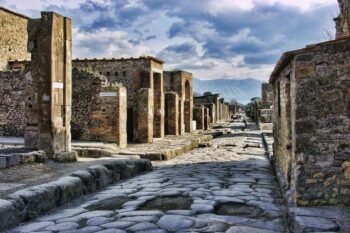 Para onde foram os sobreviventes do desastre de Pompeia?