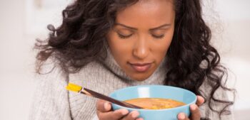 Aparentemente, sentir cheiro de comida pode fazer engordar, entenda