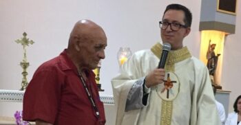 Entenda porque um pacote de macarrão foi arrematado por R$ 12 mil em leilão de igreja