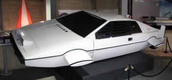 Conheça o carro protótipo submarino de Elon Musk