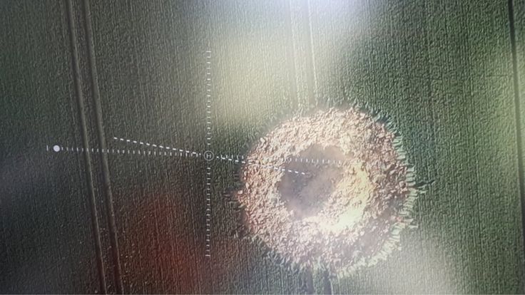 Veja a cratera gigante causada por uma bomba da 2° Guerra Mundial