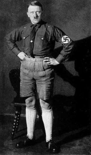 hitler de short Conheça as fotos de Hitler que ele mesmo censurou hitler de short