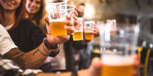 cerveja2 Beber cerveja é mais eficaz que usar cremes anti-idade, entenda cerveja2