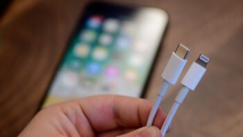 Entenda como um cabo de carregador de iPhone pode ser capaz de hackear