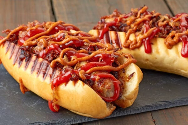 cachorro quente 7 vezes que os brasileiros estragaram (ou melhoraram) cachorro quente
