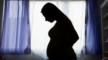 Como as mulheres davam à luz há 2 milhões de anos?