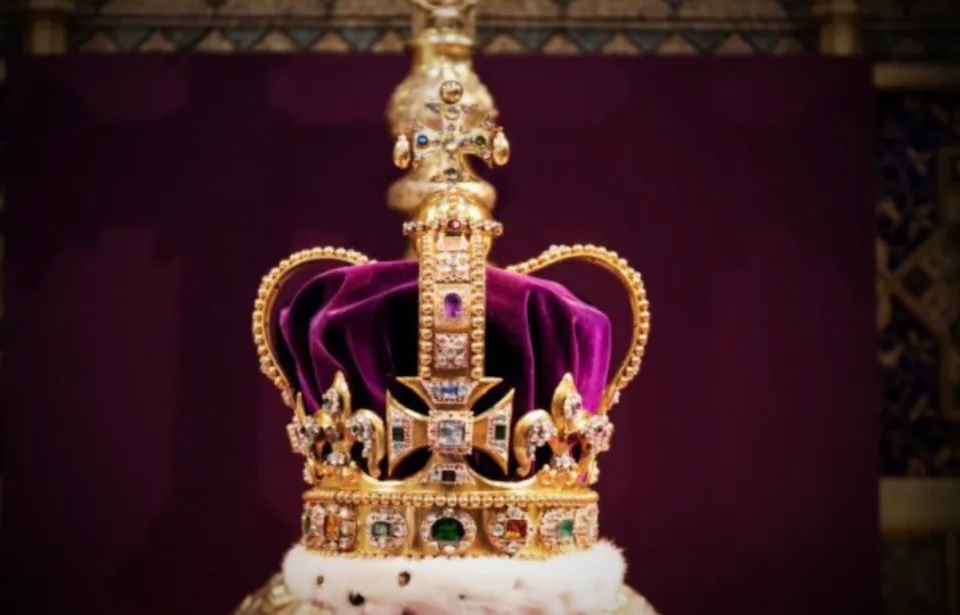 Quanto custa a coroa da Rainha Elizabeth II?