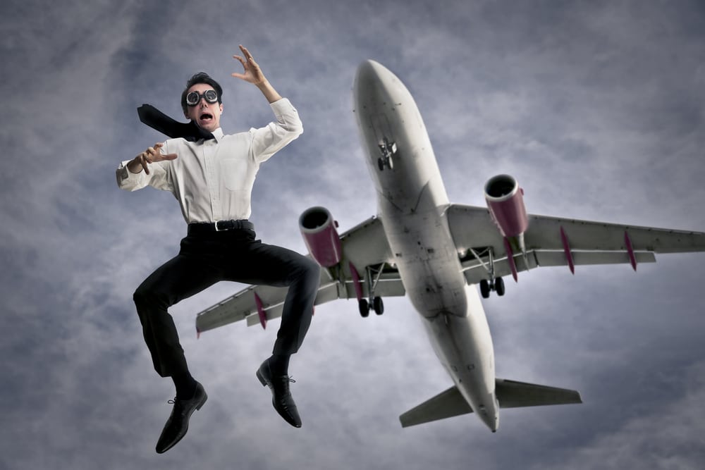 Alguém já sobreviveu a uma queda de avião sem paraquedas?
