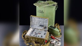 Rádio de espionagem enterrado pela URSS há 30 anos foi desenterrado