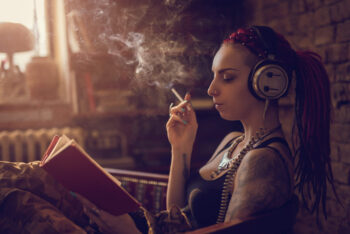 Esse é o percentual do salário que o fumante brasileiro gasta com o cigarro