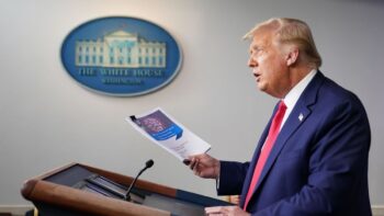 Carta destinada a Donald Trump possuía substância letal no envelope