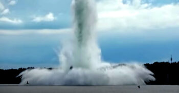 Bomba da 2ª Guerra Mundial explode quando pessoas tentavam desativá-la