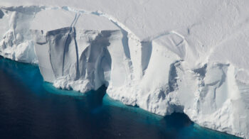 Derretimento de geleiras poderá fazer o nível do mar aumentar 38 cm até 2100