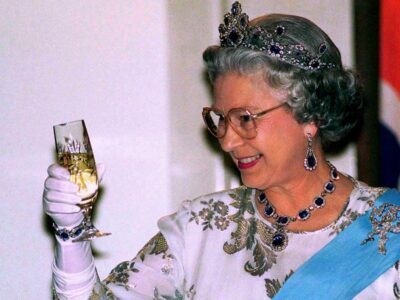 É verdade que a Rainha Elizabeth II é descendente de Maomé