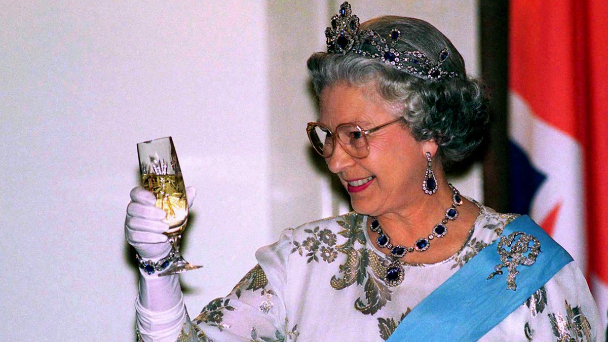 É verdade que a Rainha Elizabeth II é descendente de Maomé