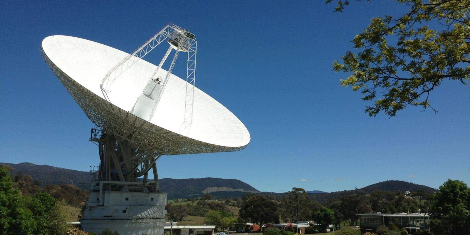 A Voyager 2 voltou a se comunicar com a Terra após 8 meses