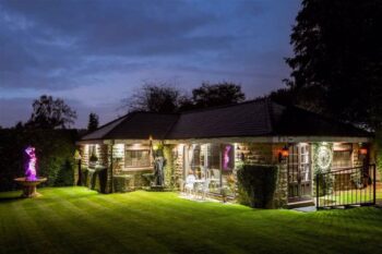 Casa decorada ao estilo O grande Gatsby está à venda nos EUA