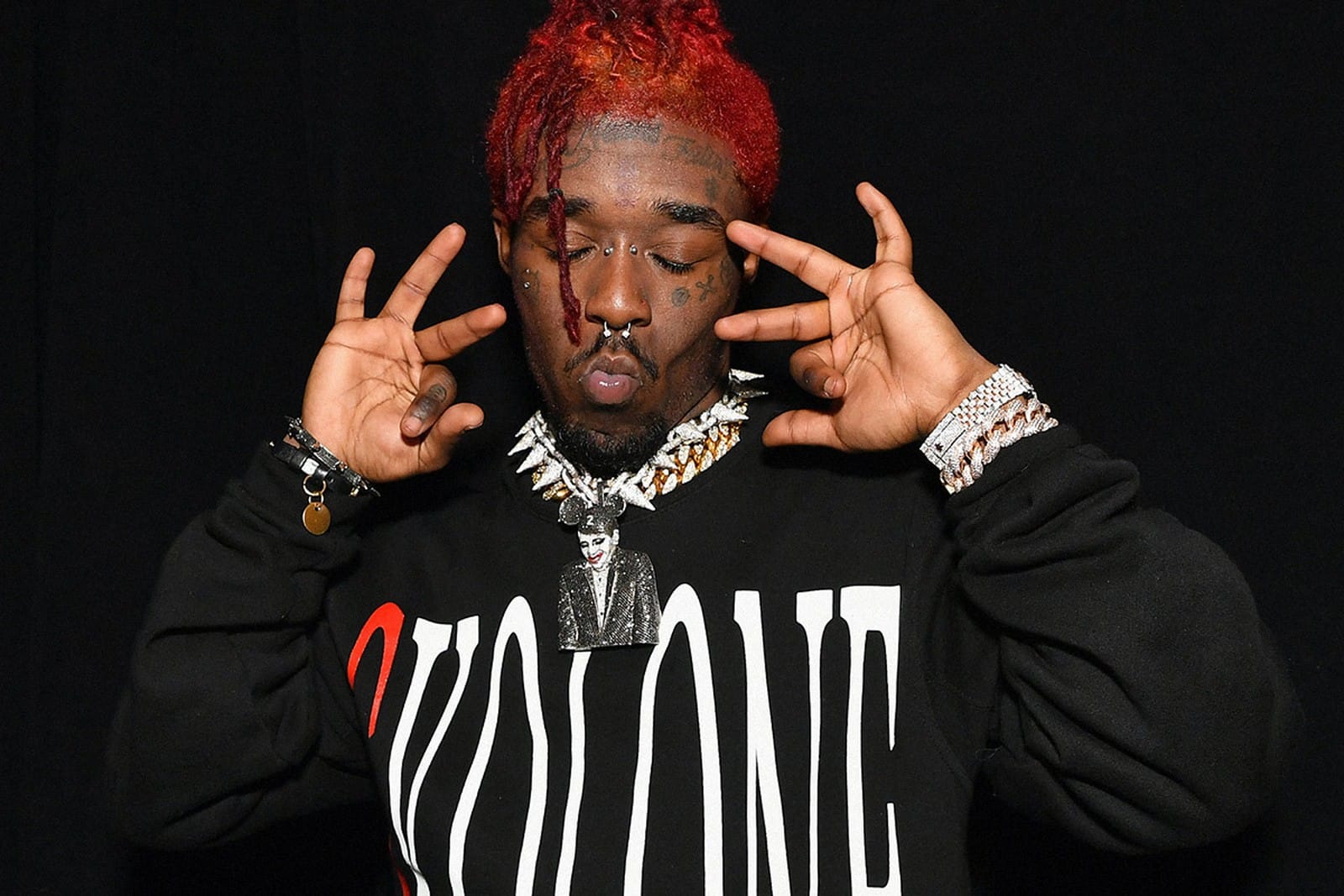 Esse rapper implantou um diamante de 128 milhões de reais no rosto